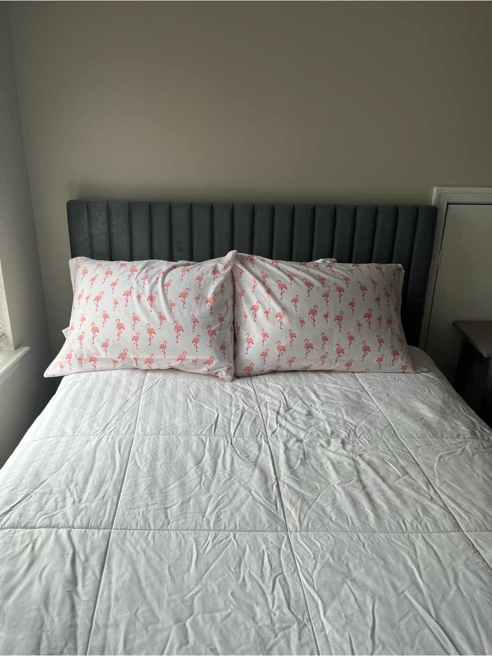 Real Simple White comforter only w/ Flaws